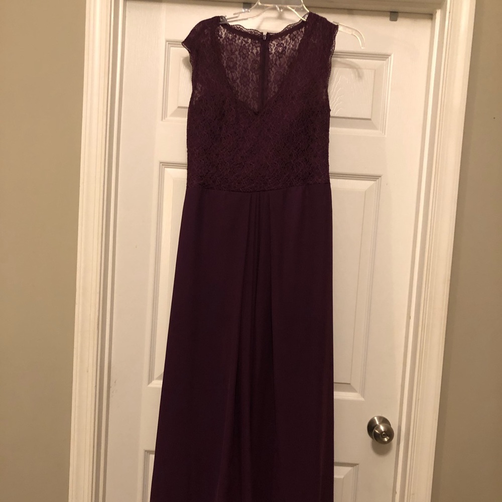 Long bridesmaids dress in plum color